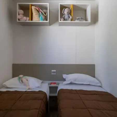 Mobil-home 4 Pers Avec Terrasse - Api-1-52-1607 아그