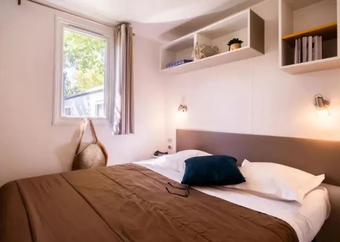 Mobil-home 4 Pers Avec Terrasse - Api-1-52-1607 *